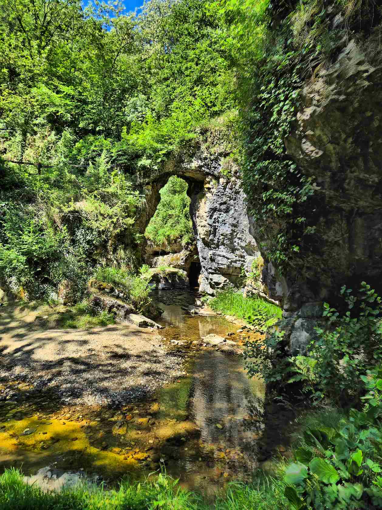 Il Giardino delle Grotte di Ara